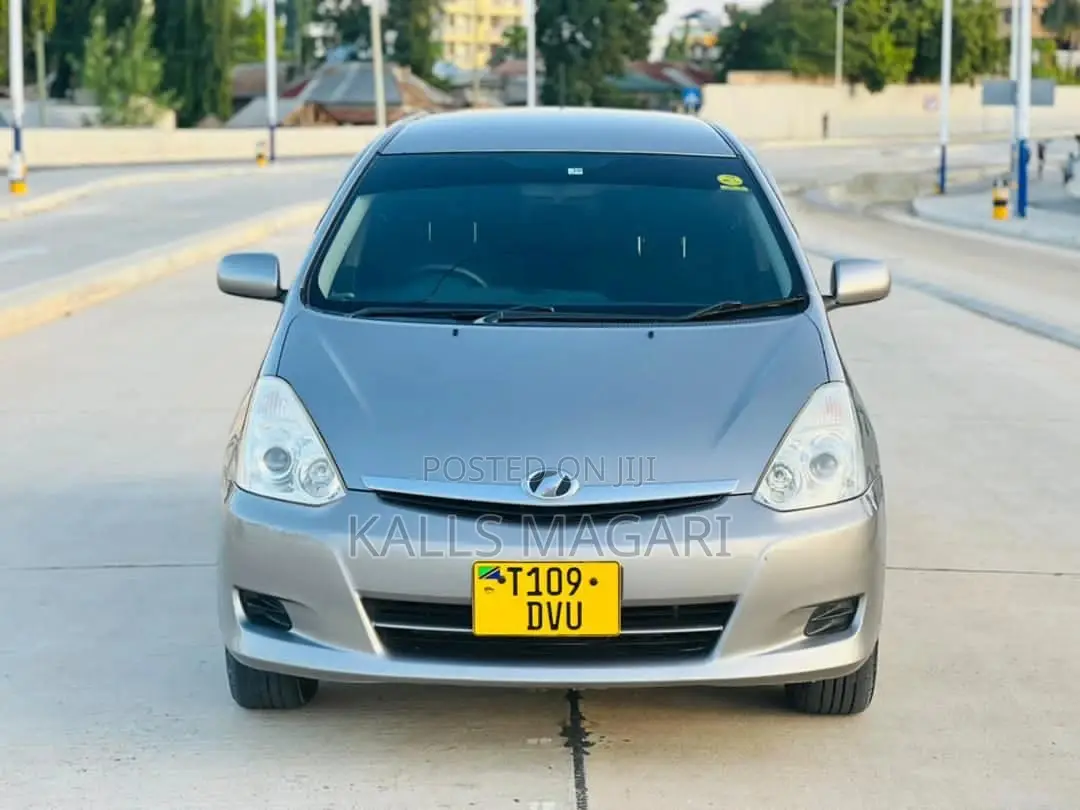 Toyota Wish 2005 Silver
