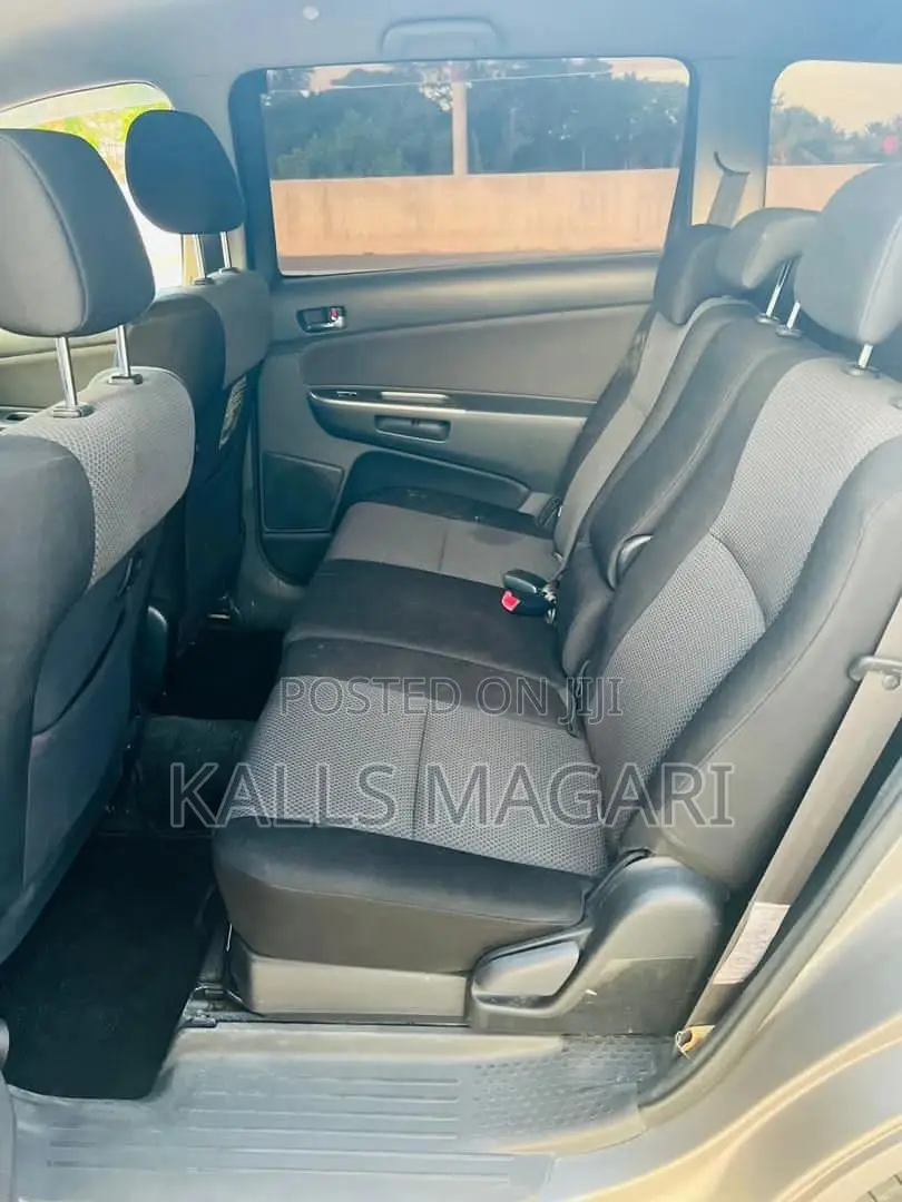 Toyota Wish 2005 Silver