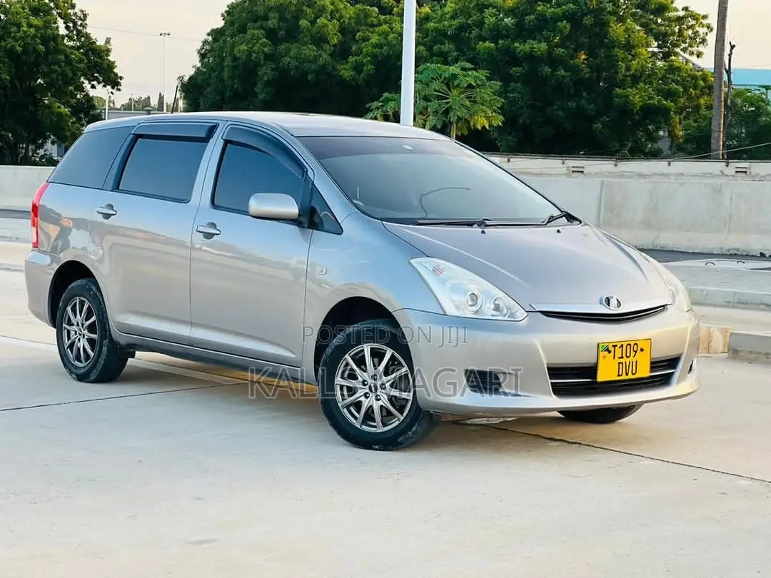 Toyota Wish 2005 Silver