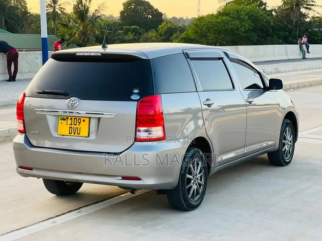 Toyota Wish 2005 Silver