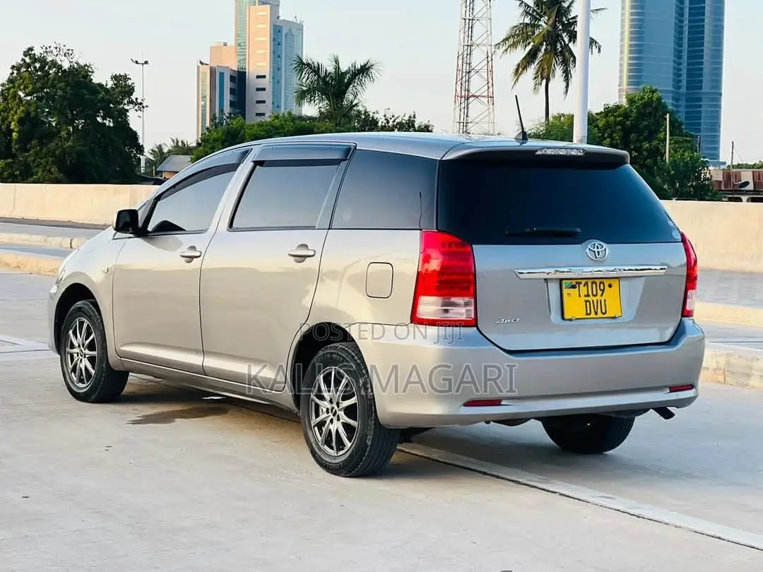Toyota Wish 2005 Silver