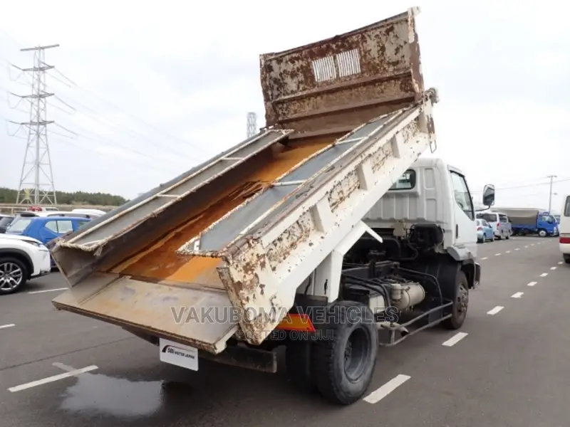 Mitsubishi Fighter Mignon Dump