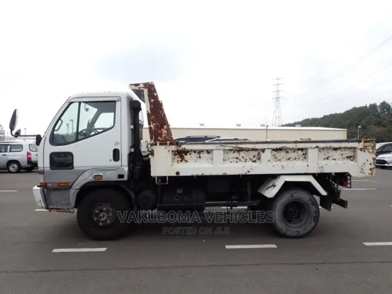 Mitsubishi Fighter Mignon Dump