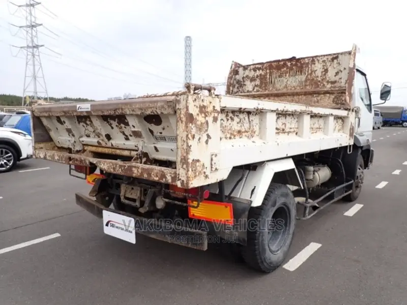 Mitsubishi Fighter Mignon Dump