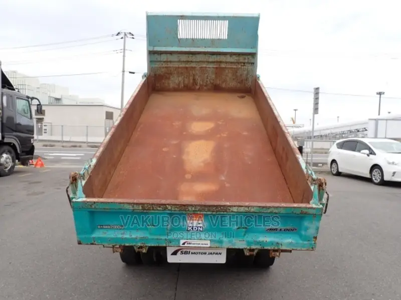 Hino Dutro Truck