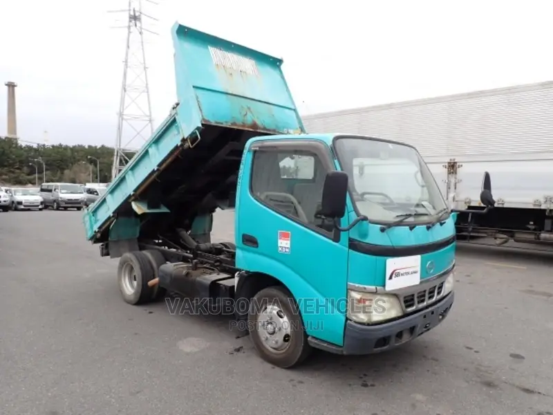 Hino Dutro Truck