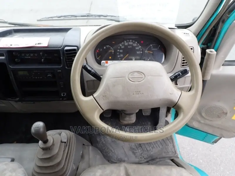 Hino Dutro Truck