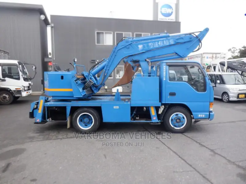 Isuzu Elf Excavator Truck
