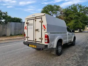 Toyota Hilux 2010 White