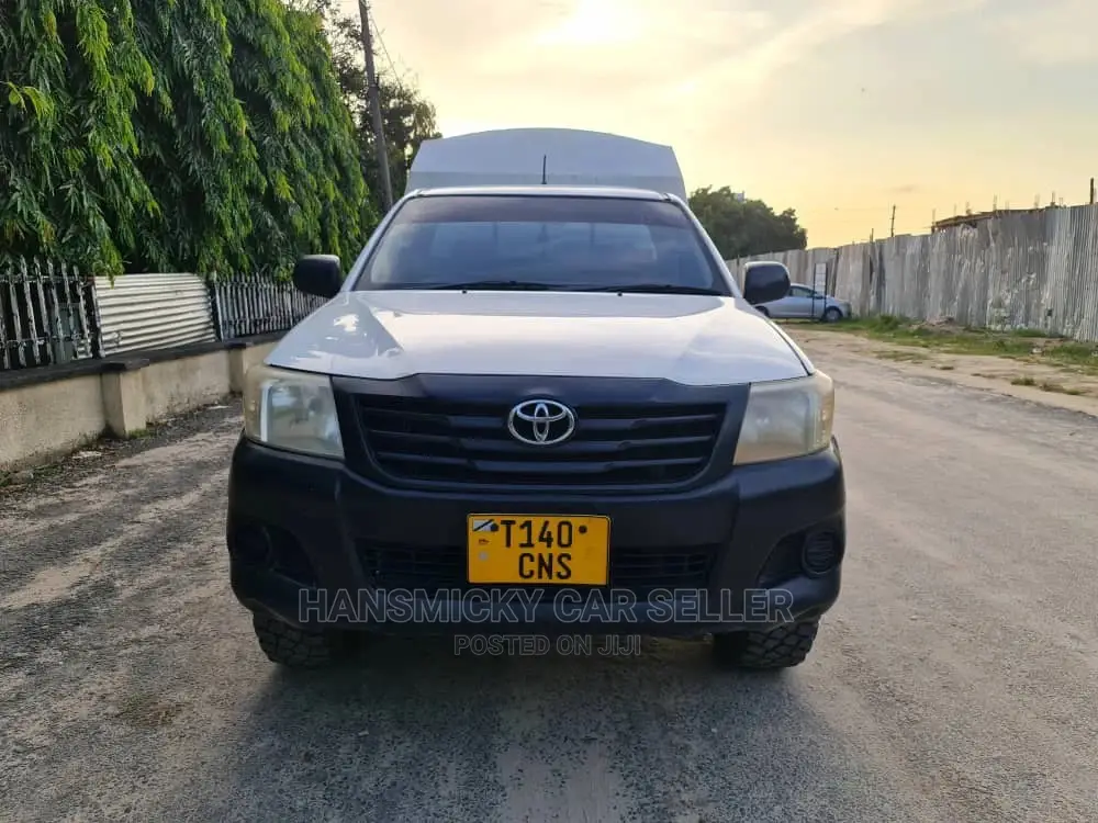 Toyota Hilux 2010 White