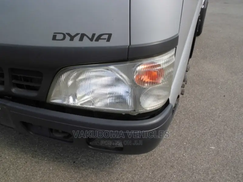 Toyota Dayna Flat Body