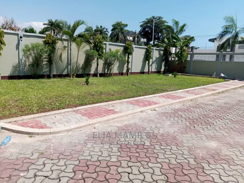 3bdrm House in Msasani Beach. For Rent