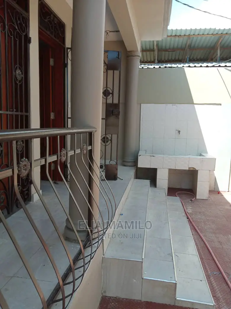 3bdrm House in Msasani Beach. For Rent