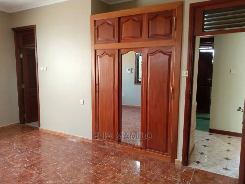 3bdrm House in Msasani Beach. For Rent