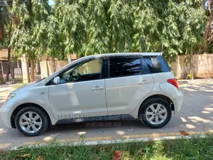 Toyota IST 2004 White
