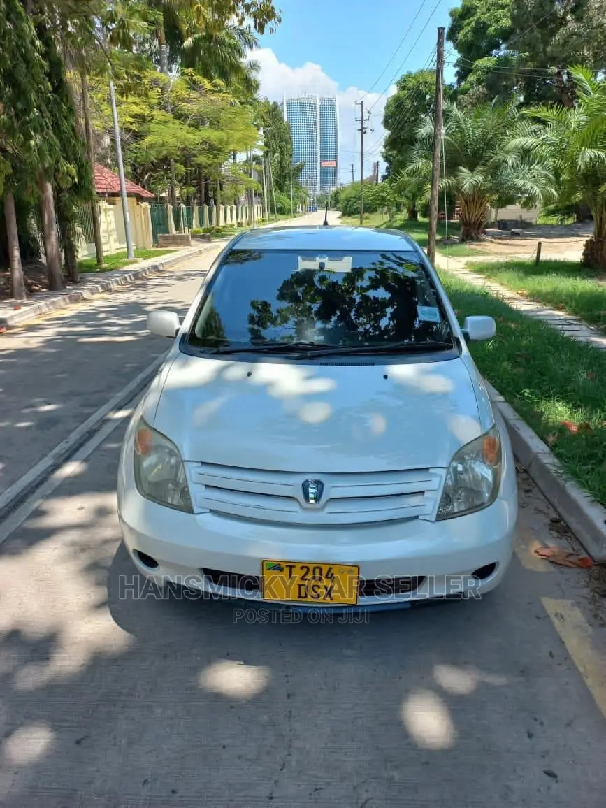 Toyota IST 2004 White