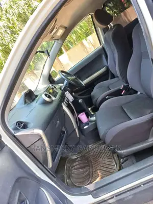 Toyota IST 2004 White