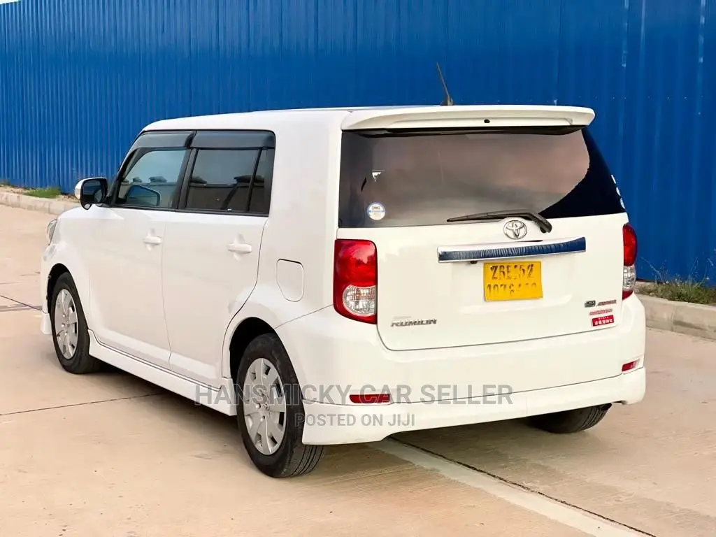 Toyota Corolla Rumion 2008 White