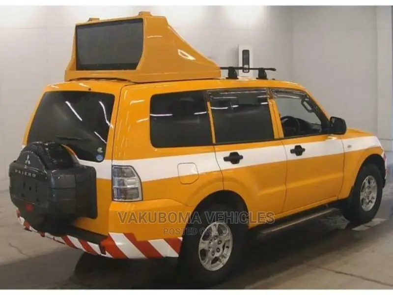Mitsubishi Pajero 2007 Yellow