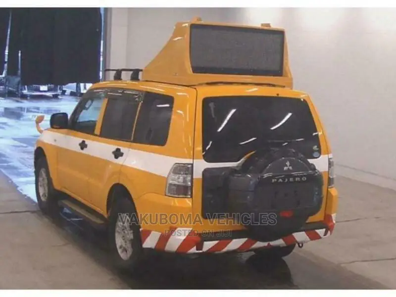 Mitsubishi Pajero 2007 Yellow