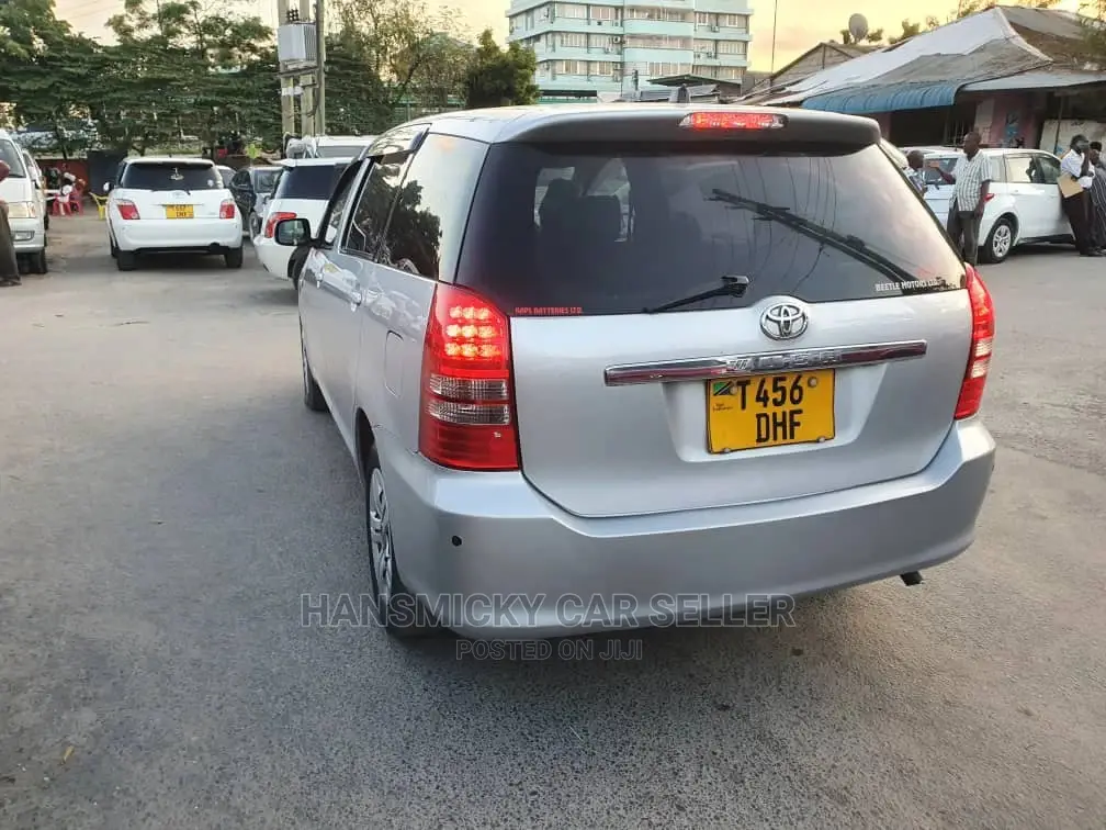 Toyota Wish 2005 Silver