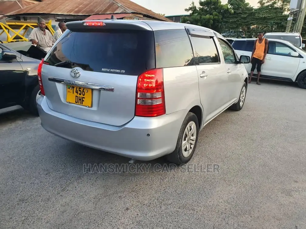 Toyota Wish 2005 Silver