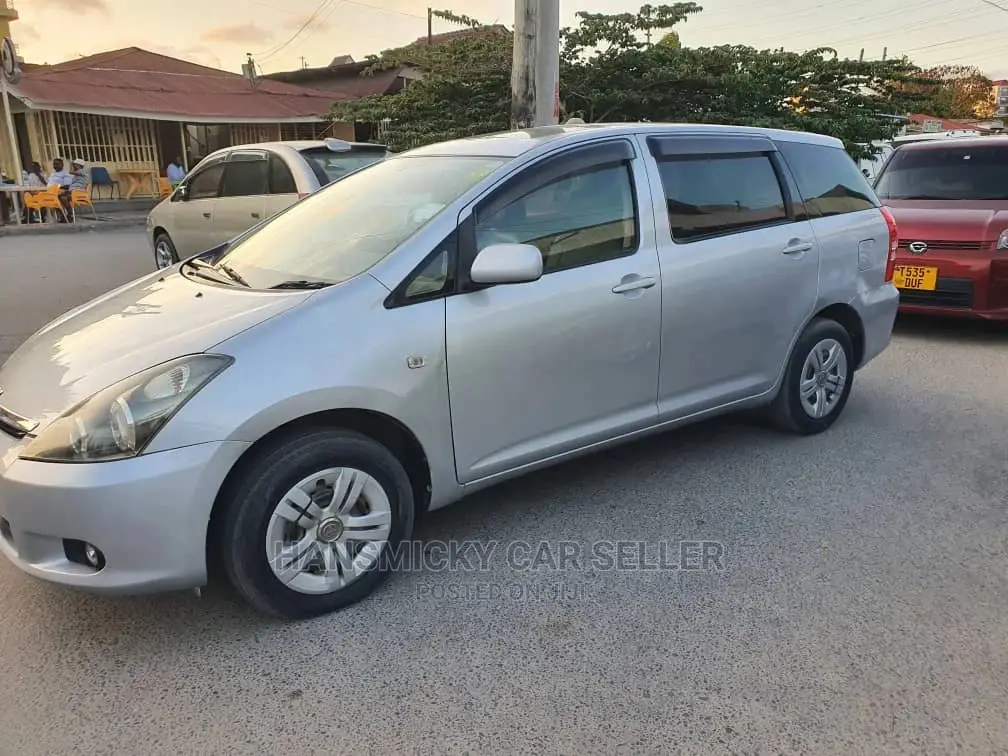 Toyota Wish 2005 Silver