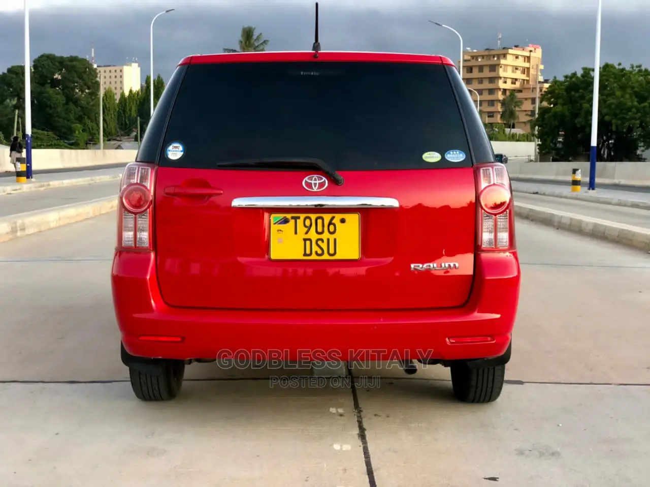 Toyota Raum 2009 Red