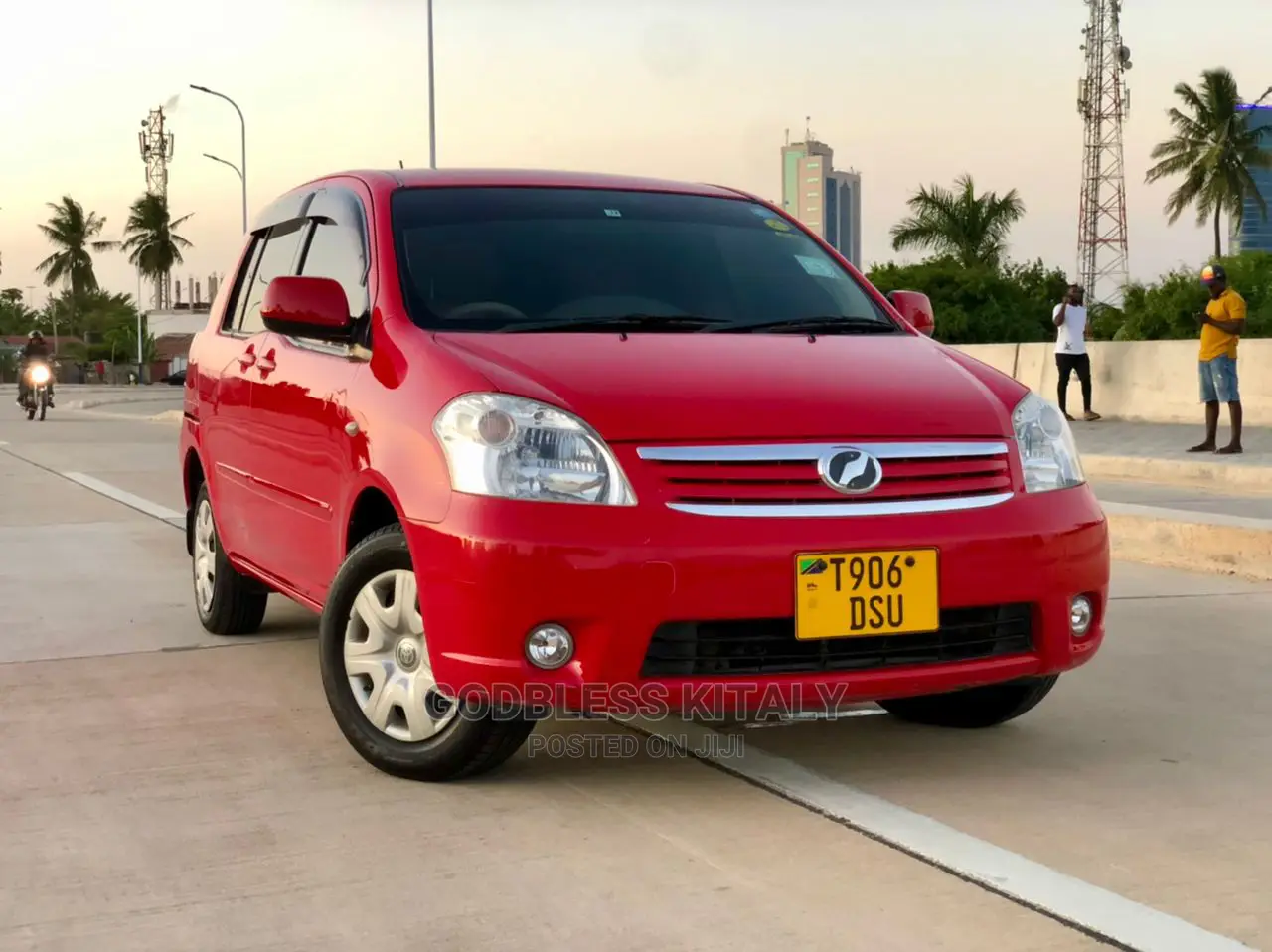 Toyota Raum 2009 Red