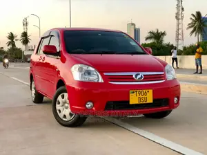 Toyota Raum 2009 Red