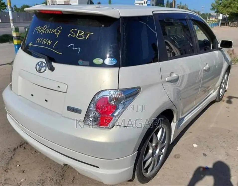 Toyota IST 2006 White