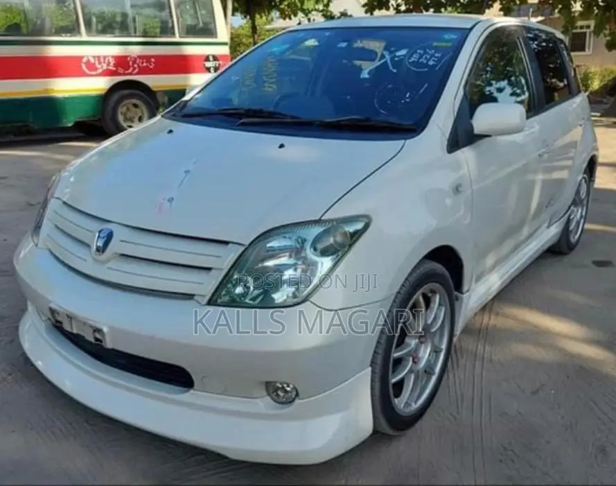 Toyota IST 2006 White