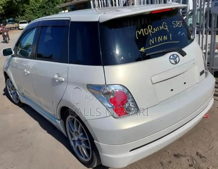 Toyota IST 2006 White