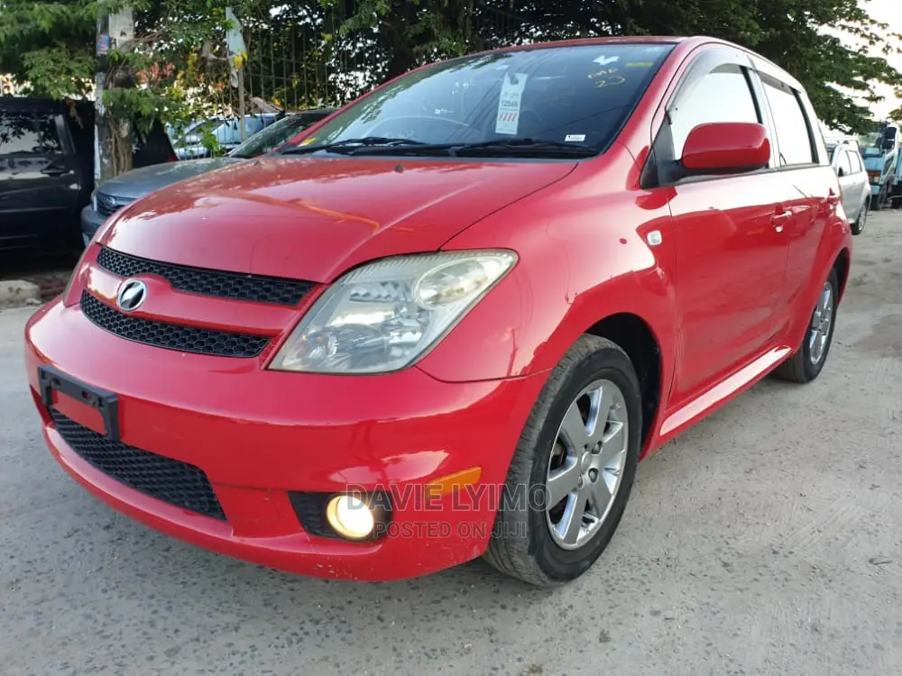 Toyota IST 2006 Red