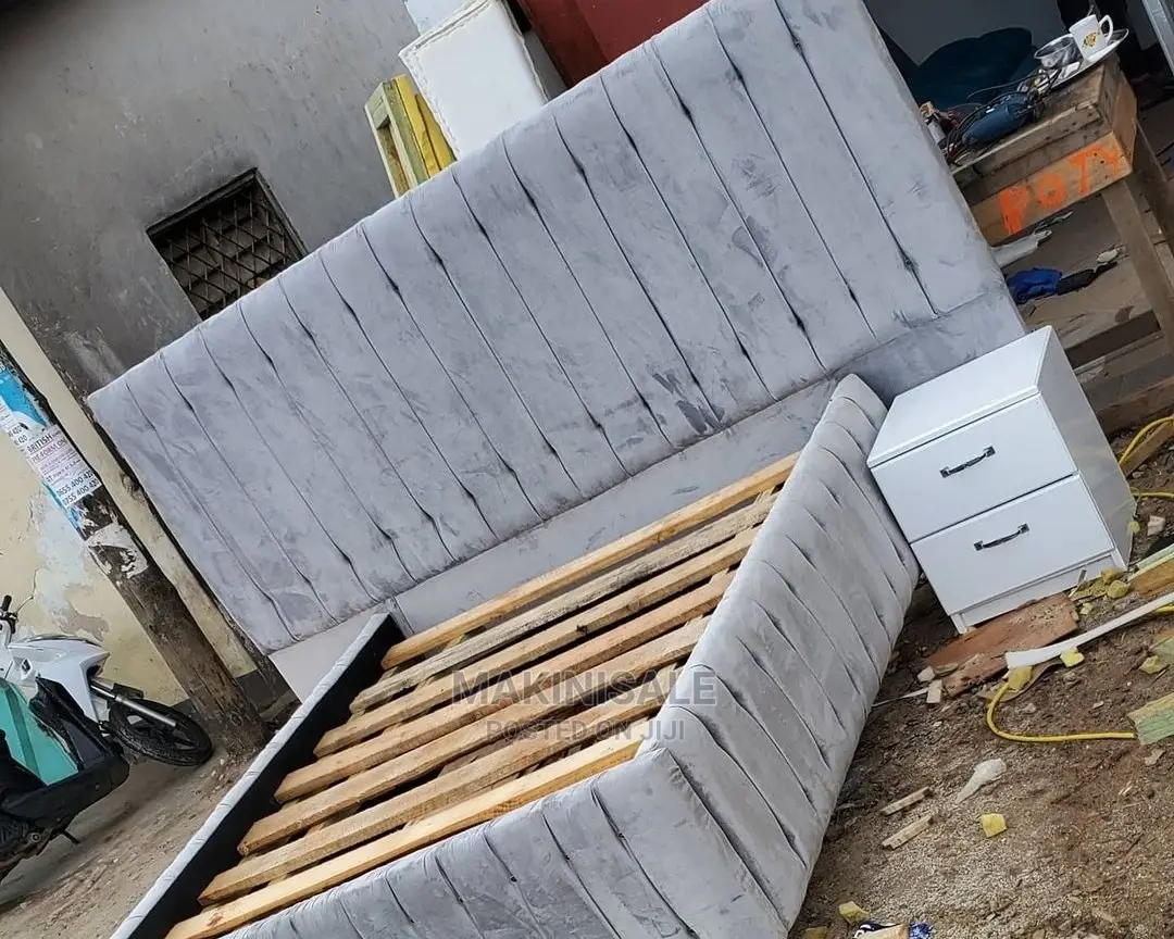 Kitanda Kizuri Sana Cha Sofa Simple
