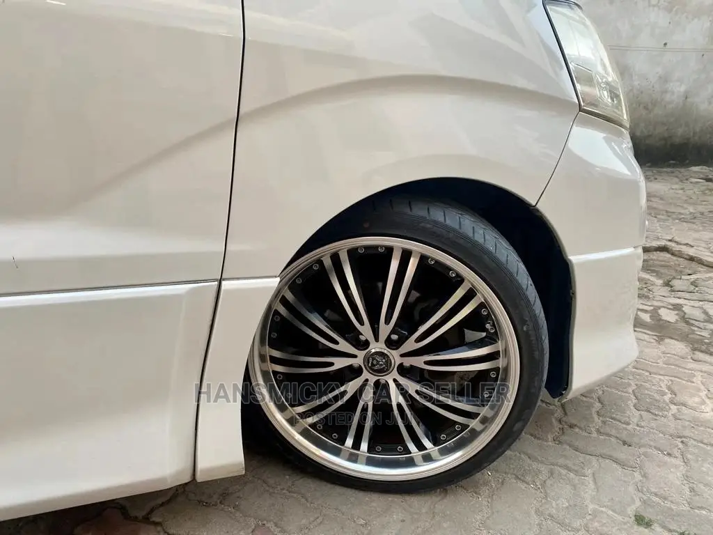 Toyota Alphard 2006 White