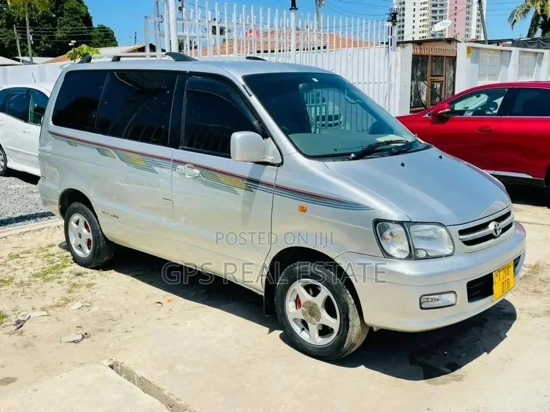 Toyota Noah 2003 Silver