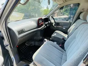 Toyota Noah 2003 Silver