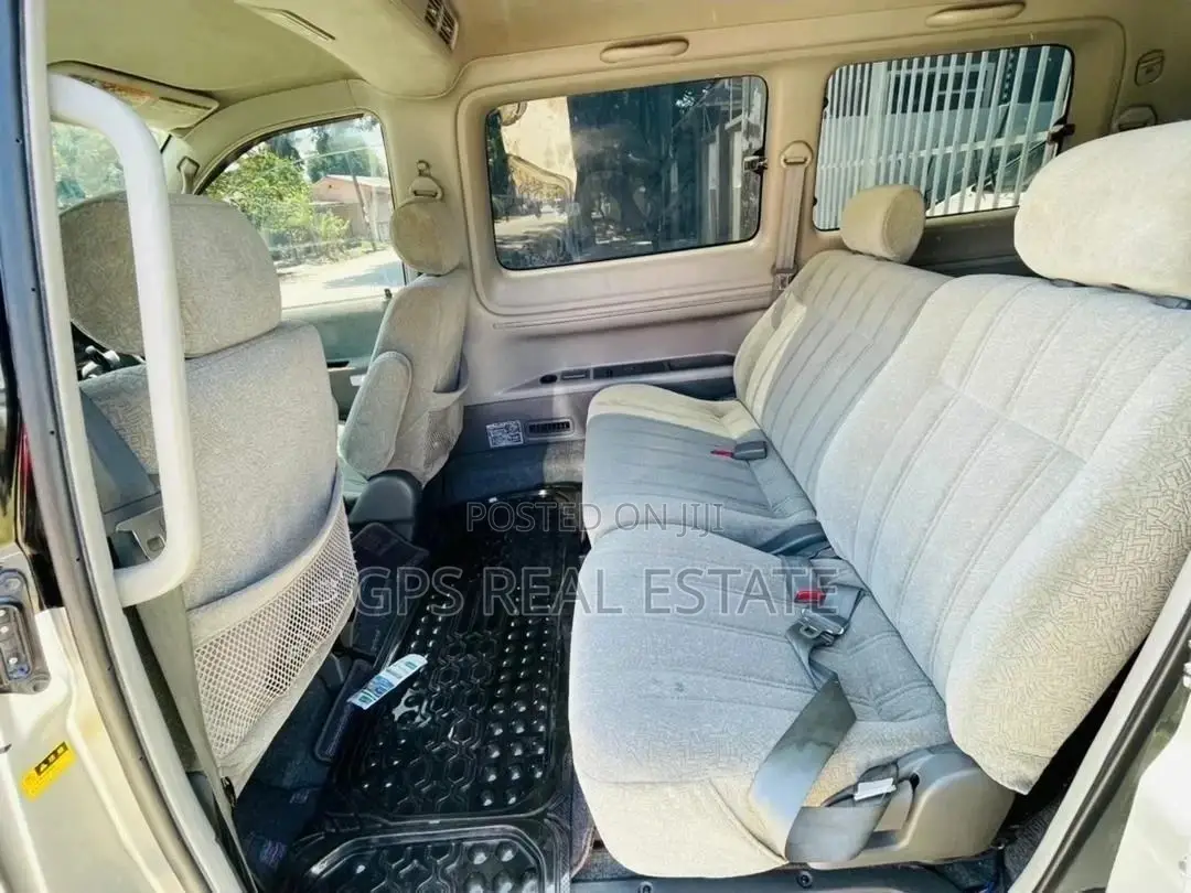 Toyota Noah 2003 Silver