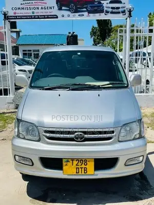Toyota Noah 2003 Silver