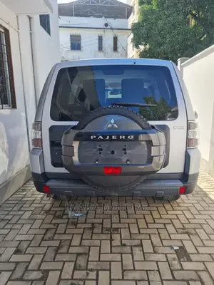 Mitsubishi Pajero 2007 Silver