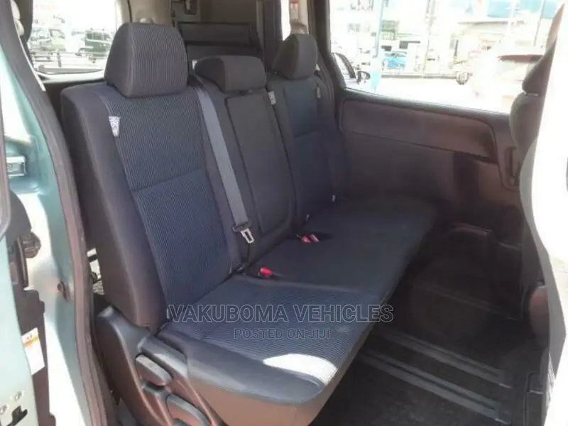 Toyota Noah 2017 Blue