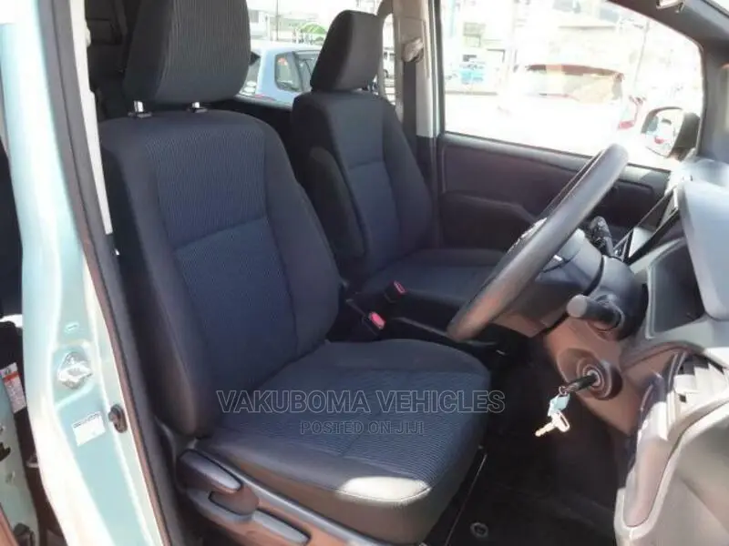 Toyota Noah 2017 Blue