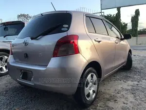Toyota Vitz 2007 Pink