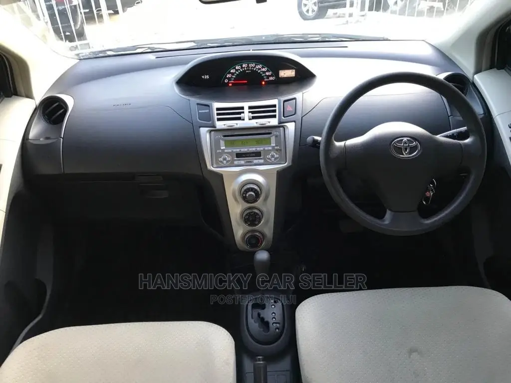 Toyota Vitz 2007 Pink