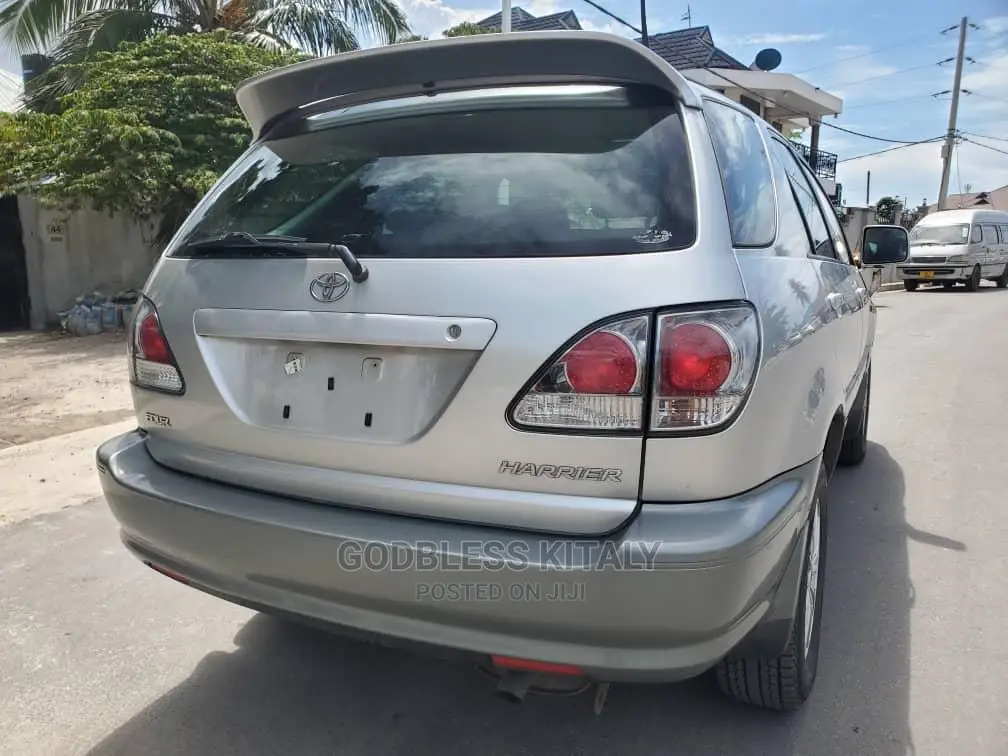 Toyota Harrier 2001 Silver