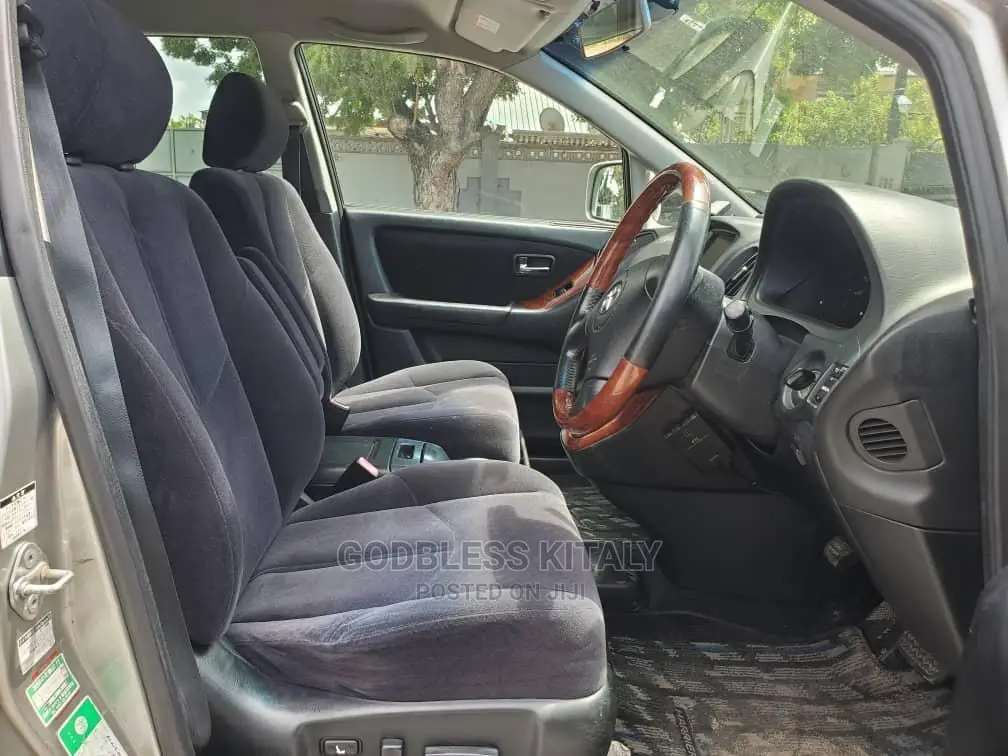 Toyota Harrier 2001 Silver