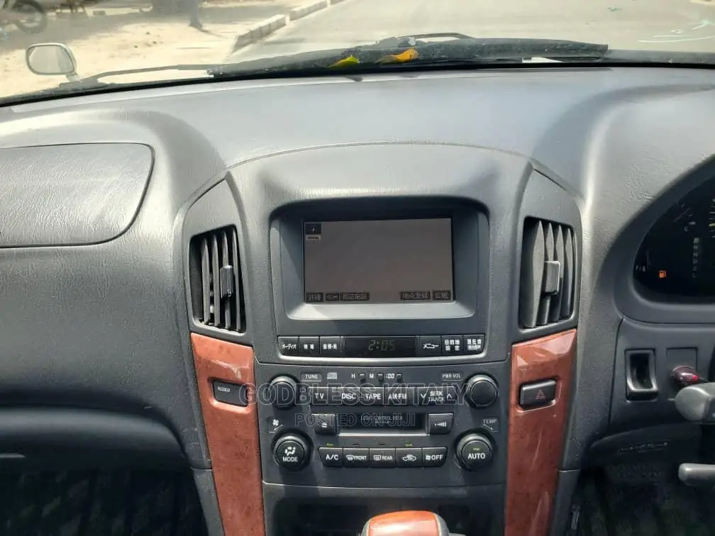 Toyota Harrier 2001 Silver