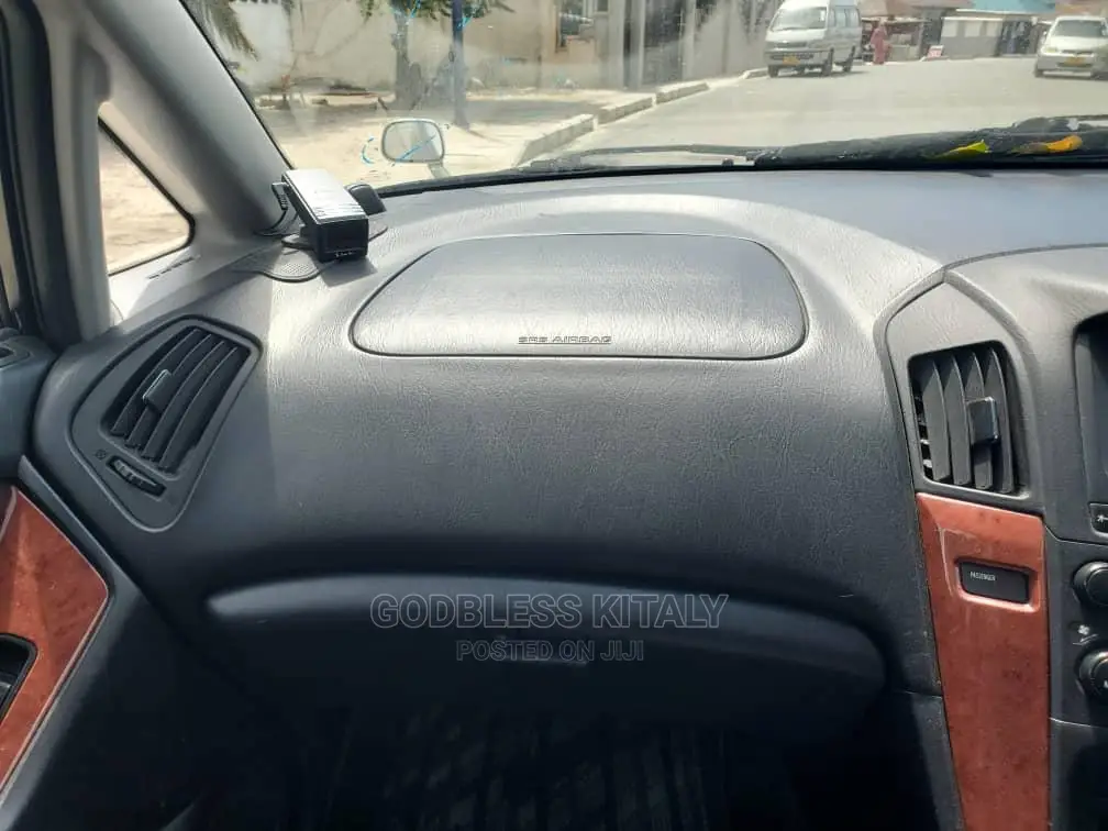 Toyota Harrier 2001 Silver