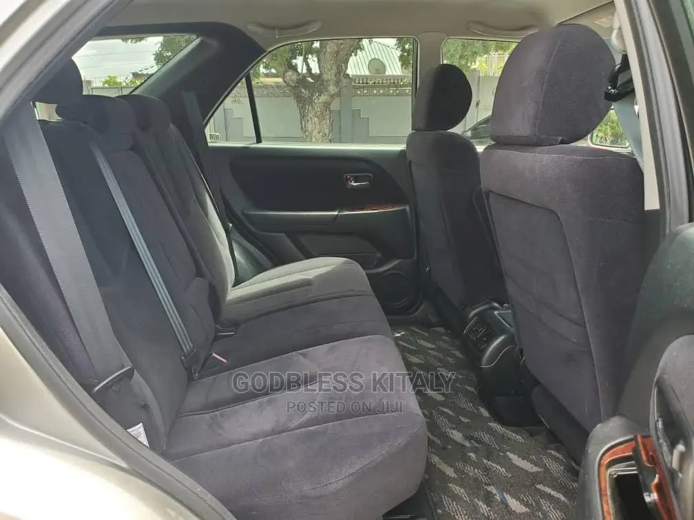Toyota Harrier 2001 Silver